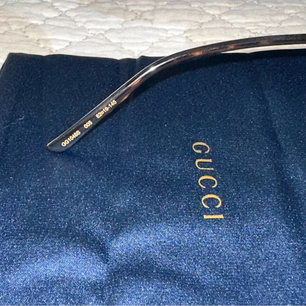 Price Firm - 100% Authentic GUCCI GG1048S Blue Light Oval Sunglasses
